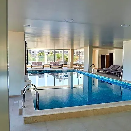 Sunshine Alessi Pool & Hotel